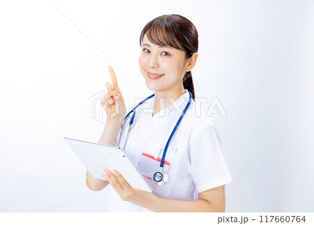 女医　白バック 117660764