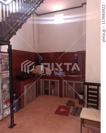 minimalist kitchen 117660922