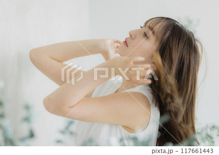 若い女性、ビューティーイメージ 若い女性、ビューティーイメージ 117661443