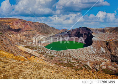 蔵王　蔵王山　お釜 　東北　山形　宮城　宮城蔵王　山形蔵王 　御釜 117661899