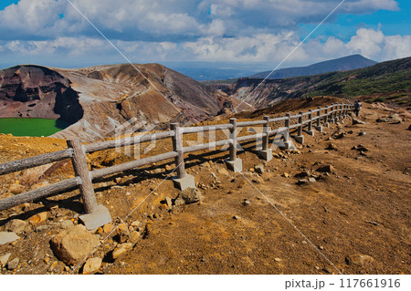 蔵王　蔵王山　お釜 　東北　山形　宮城　宮城蔵王　山形蔵王 　御釜 117661916