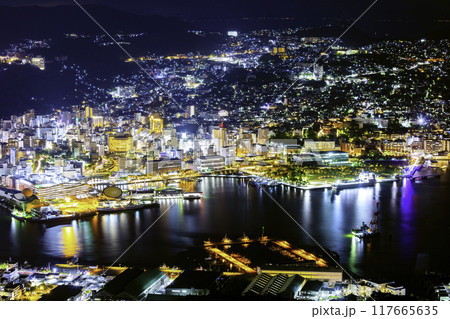 世界新三大夜景に輝いた稲佐山の夜景（長崎県長崎市稲佐町） 117665635