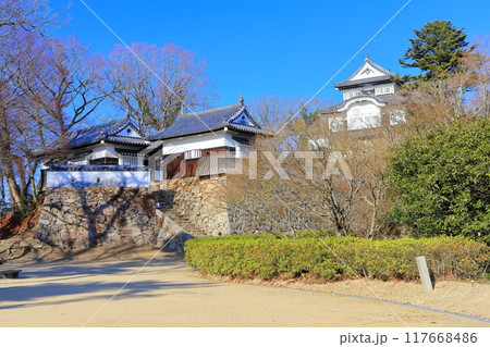 【岡山県】備中松山城（現存天守） 117668486