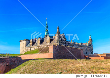 View of Kronborg Castle in Helsingor (Elsinore), Denmark 117668515