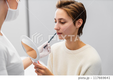 Consultation with a cosmetologist. Contour plastic. 117669641