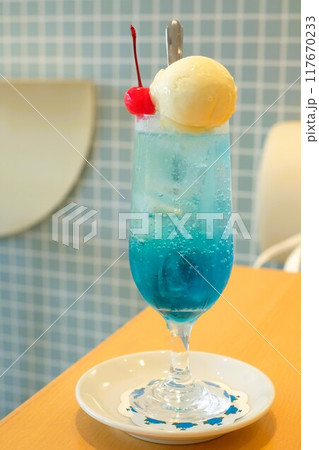 水色のクリームソーダ 117670233