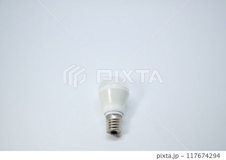 省エネの電球のイメージ素材 省エネの電球のイメージ素材 117674294
