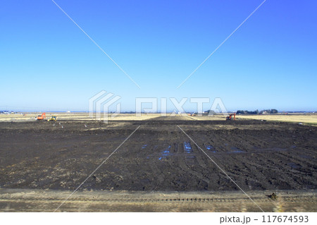 JR東日本、成田線成田駅から佐原駅までの車窓と駅風景(2022年冬) 117674593