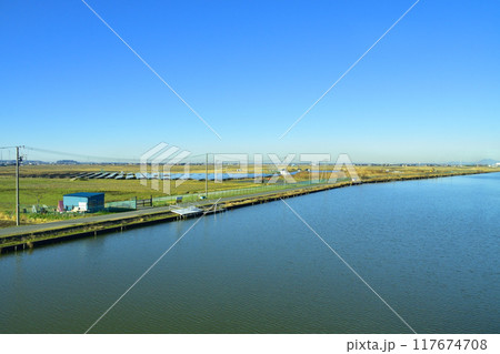 JR東日本、鹿島線佐原駅から鹿島神宮駅までの車窓風景(2022年冬) 117674708