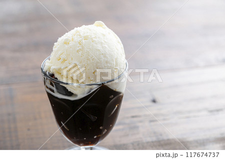 アイスクリームを添えたコーヒーゼリー アイスクリームを添えたコーヒーゼリー 117674737