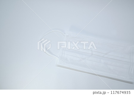ウイルス対策のマスクのイメージ素材 117674935