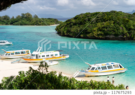 川平湾の景色 117675293