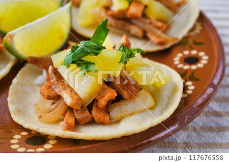 タコス・アル・パストール Tacos al pastor (メキシコ料理) タコス・アル・パストール Tacos al pastor (メキシコ料理) 117676558