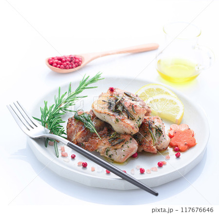 鶏もも肉の香草焼き （ ローズマリー セージ バジル ） 117676646