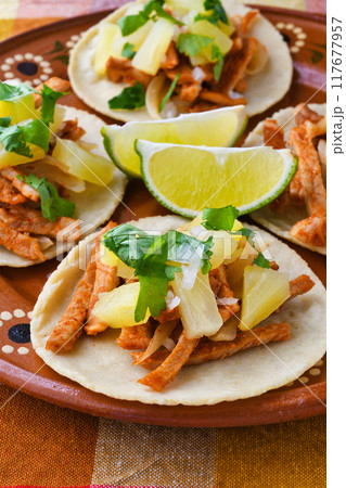 タコス・アル・パストール　Tacos al pastor　（メキシコ料理） 117677957