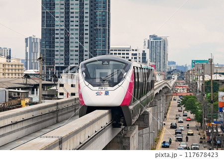 Elevated pink line train transport along tiwanon road, Nonthaburi 117678423