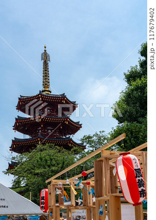 川崎大師の八角五重塔と風鈴市 川崎大師の八角五重塔と風鈴市 117679402