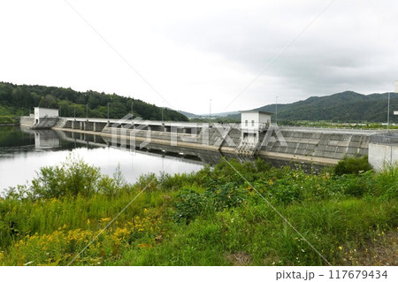 【当別町 当別ダム堤頂広場から望む「当別ダム」】 【当別町 当別ダム堤頂広場から望む「当別ダム」】 117679434