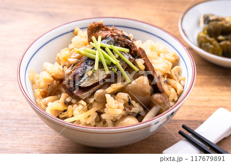 さんま蒲焼きの炊き込みご飯 117679891