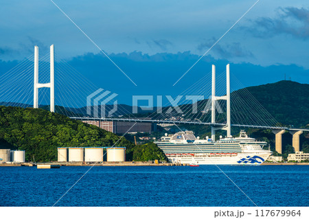 長崎港客船出港 神の島からダイヤモンド・プリンセスと女神大橋【長崎市】 長崎港客船出港 神の島からダイヤモンド・プリンセスと女神大橋【長崎市】 117679964