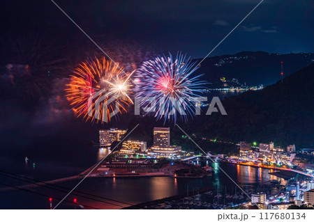 【静岡県】熱海100万ドルの夜景と海上花火大会 117680134