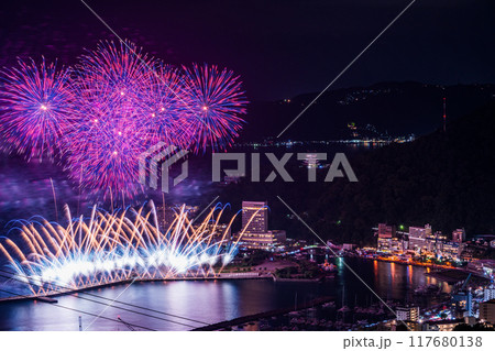 【静岡県】熱海100万ドルの夜景と海上花火大会 117680138