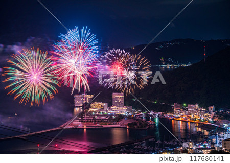 【静岡県】熱海100万ドルの夜景と海上花火大会 117680141