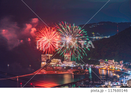 【静岡県】熱海100万ドルの夜景と海上花火大会 【静岡県】熱海100万ドルの夜景と海上花火大会 117680146