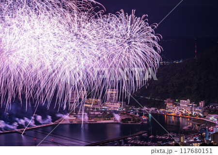 【静岡県】熱海100万ドルの夜景と海上花火大会 【静岡県】熱海100万ドルの夜景と海上花火大会 117680151