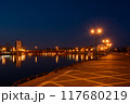 川面を飾る数々の灯り 117680219