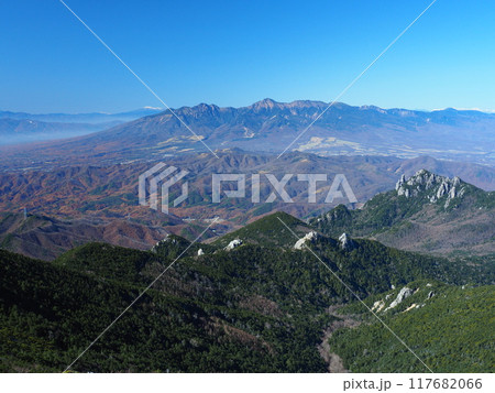奥秩父･金峰山から望む晩秋のみずがき山と八ヶ岳 117682066