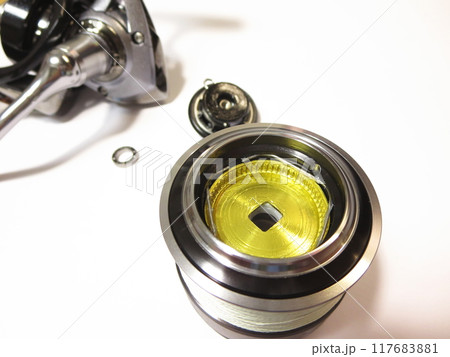 ルアーフィッシングで使うスピニングリールを分解メンテナンス 117683881