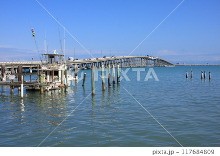 テキサス州最南端 サウス・パドレ・アイランドへの橋 テキサス州最南端 サウス・パドレ・アイランドへの橋 117684809