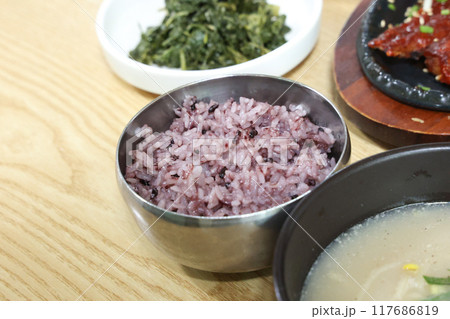 korean meal steam purple rice 117686819