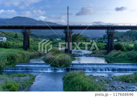 鉄橋と清武川 117688696