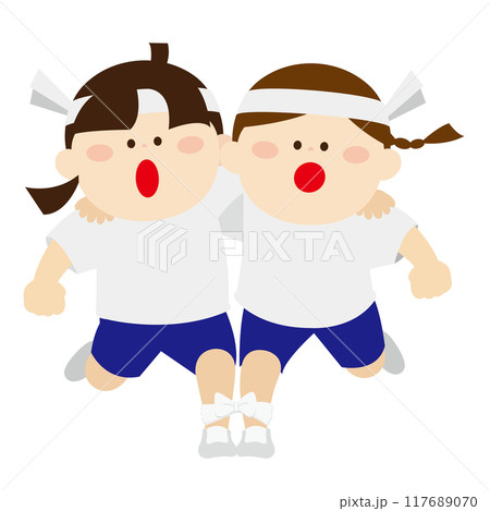 運動会で二人三脚で走る白い鉢巻の子供 運動会で二人三脚で走る白い鉢巻の子供 117689070