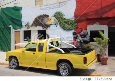 青い海と純白の砂で世界中から愛されるメキシコ随一リゾート、カンクン！世界遺産、遺跡、セノーテ、タコス 117690628