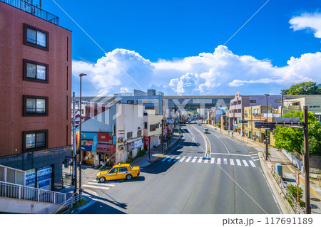日本の横浜都市景観　8月。SOTETSU　上星川駅前（左奥に上星川駅）や国道16号などを望む 117691189