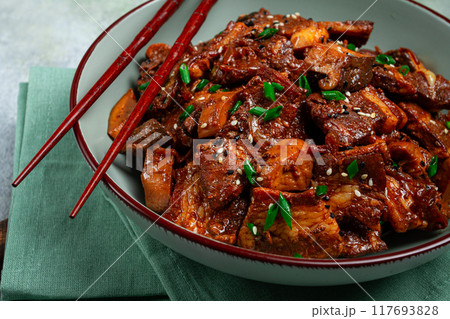 bulgogi, with mushrooms, with sesame seeds and green onions, Korean cuisine, homemade, no people, bulgogi, with mushrooms, with sesame seeds and green onions, Korean cuisine, homemade, no people, 117693828