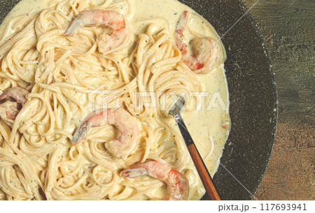 spaghetti with shrimp, in cream sauce, homemade, no people, 117693941