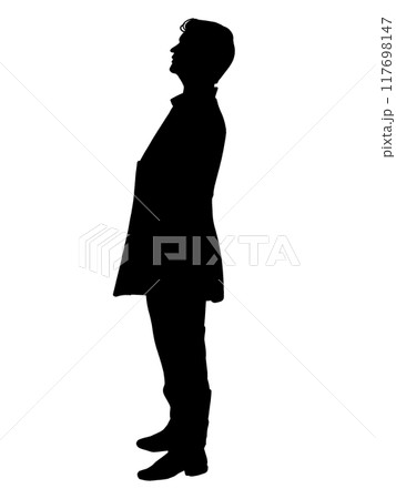 歩いている男性の後ろ姿 歩いている男性の後ろ姿 117698147