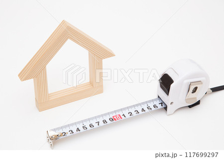 住宅模型とコンベックス 117699297