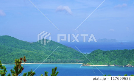 慶良間諸島座間味島の高月山展望台から見える風景 117699688