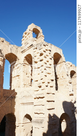 エル・ジェム円形闘技場の景色【チュニジア】 117699927