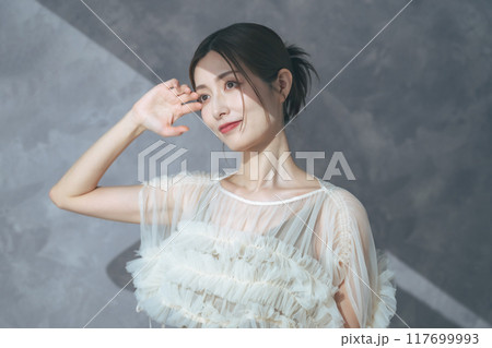 ミドル女性の美容イメージ ミドル女性の美容イメージ 117699993