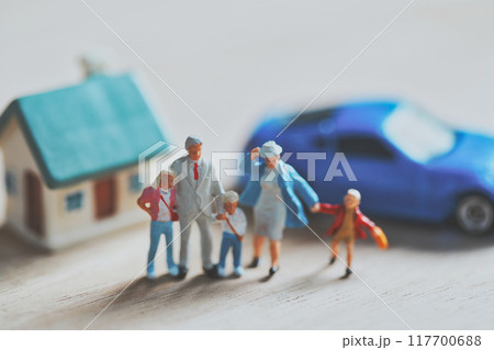 家とミニチュアの五人家族 117700688