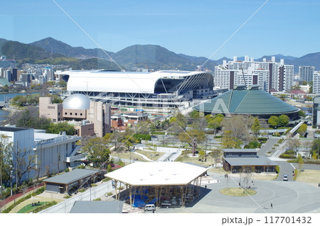 おりずるタワーから眺めた中央公園の景色 117701432