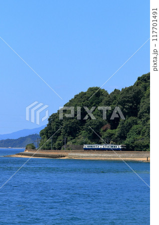 瀬戸内海沿いを走る観光列車etSETOra(エトセトラ) 瀬戸内海沿いを走る観光列車etSETOra(エトセトラ) 117701491