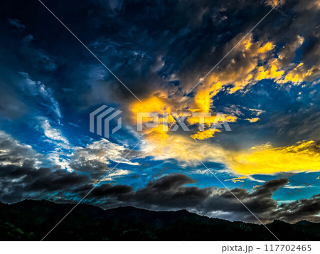 秋は夕暮れ～空模様～ 117702465