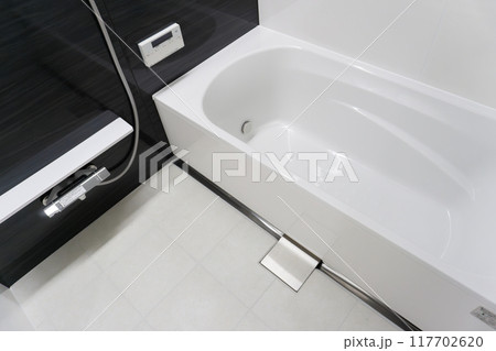 新築の家のユニットバス 117702620